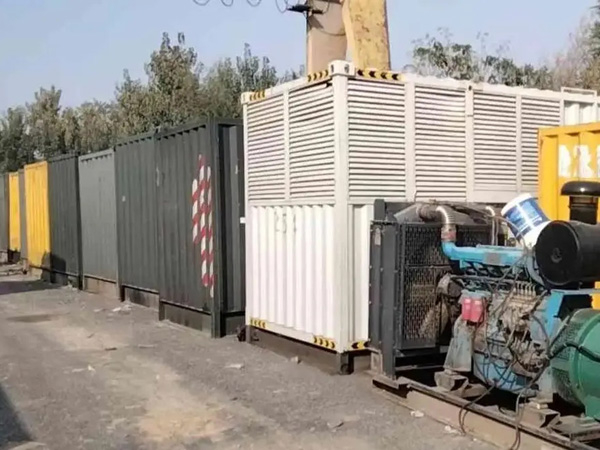 丰城200KW柴油发电机机组每小时油耗是多少？